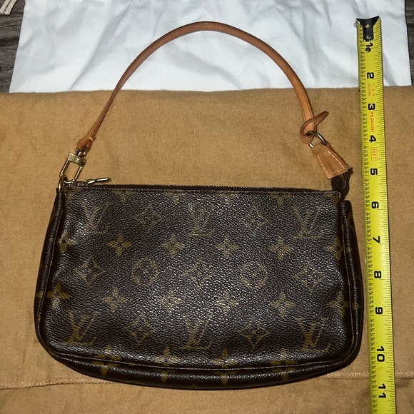 Louis Vuitton Pochette Accessories - Picture 10 of 12